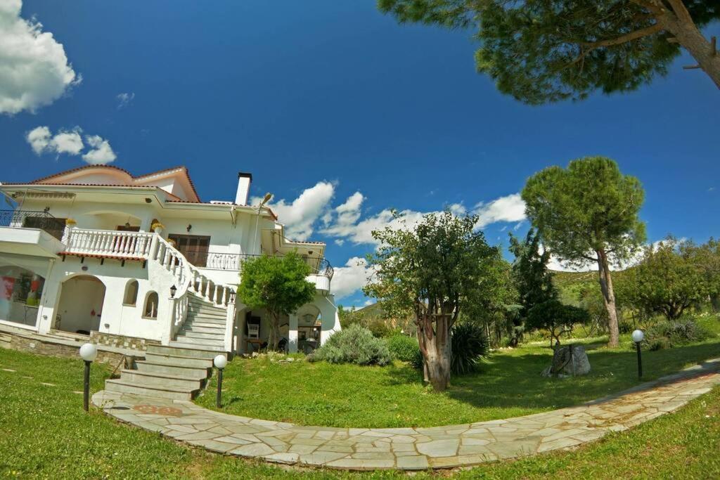 Triple H Villa Volos Eksteriør billede