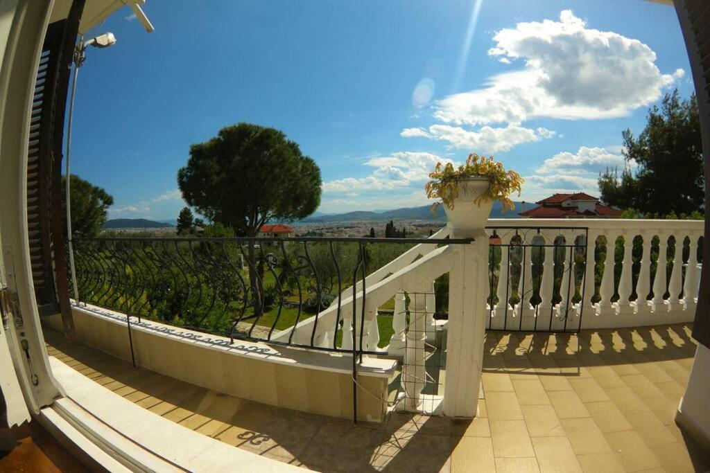 Triple H Villa Volos Eksteriør billede