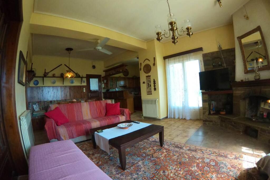 Triple H Villa Volos Eksteriør billede
